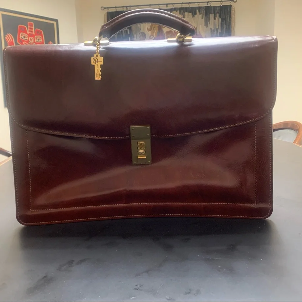 Sophisticated Dark Brown Leather Briefcase